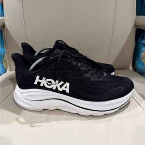 Size 11.5 2E - Hoka One One Clifton 10 Wide Black and White Athletic Sneakers